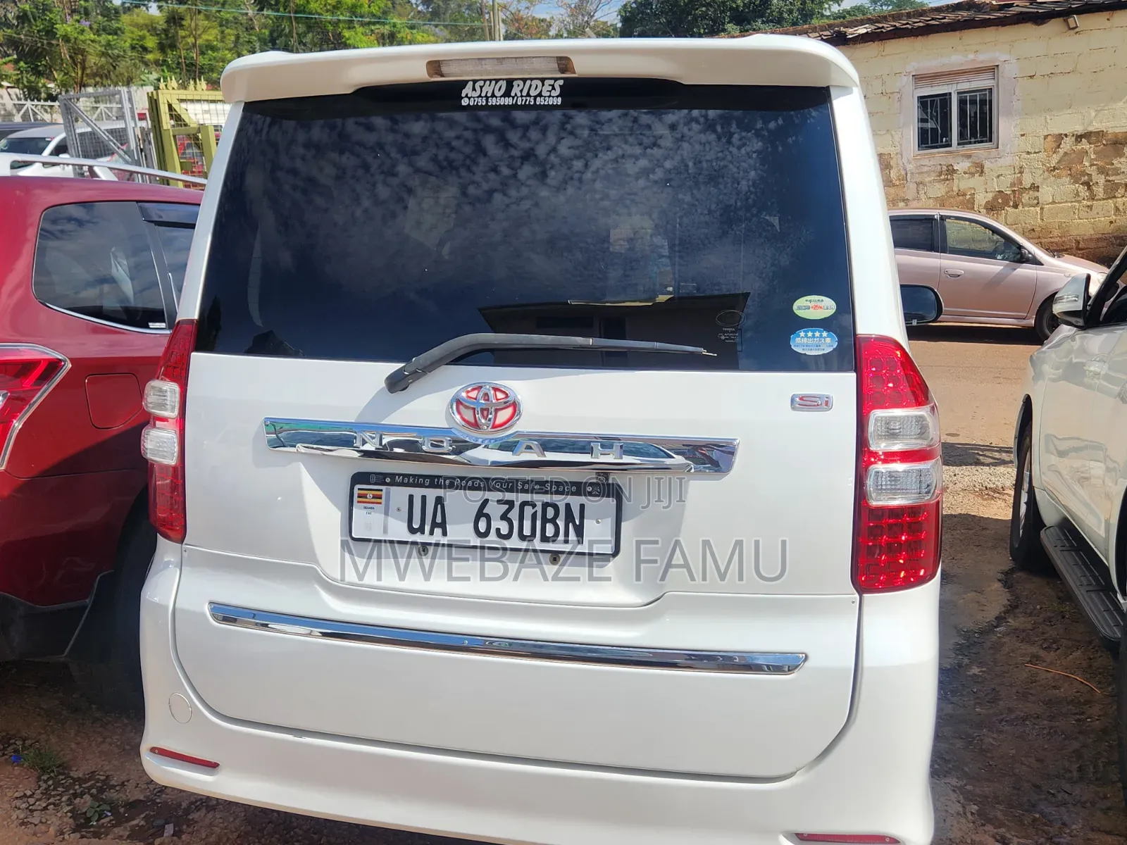 Toyota Noah 2012 White