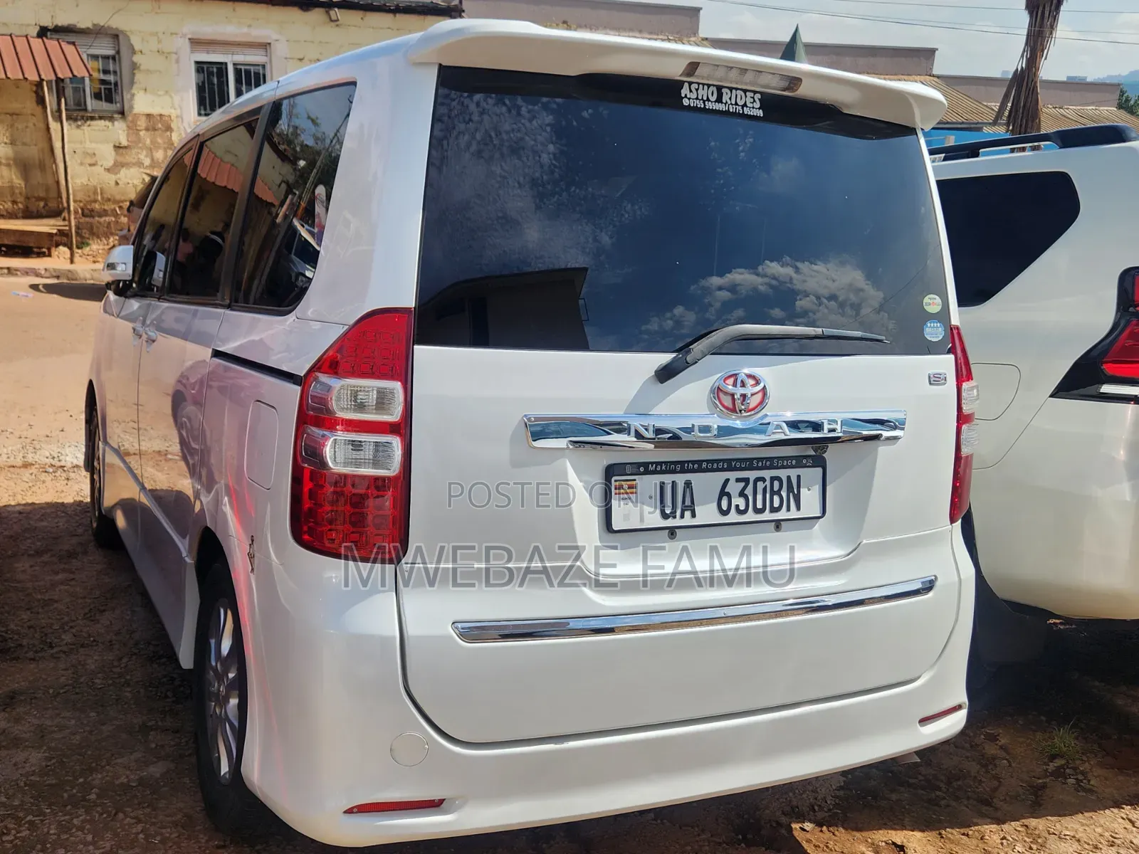Toyota Noah 2012 White