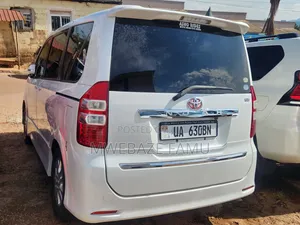 Toyota Noah 2012 White