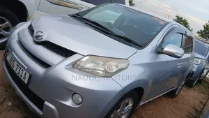 Toyota IST 2010 Silver