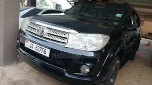 Toyota Fortuner 2007 Black