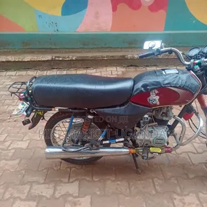 Bajaj Boxer 2025 Red