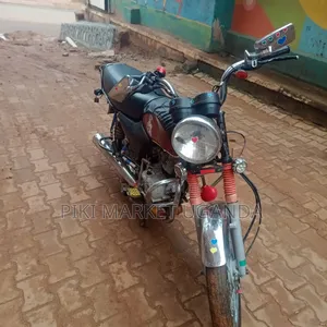 Bajaj Boxer 2025 Red
