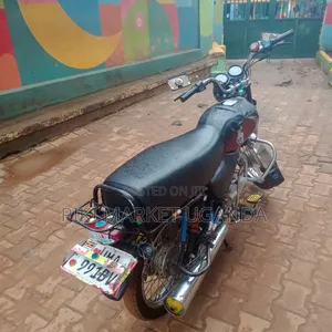 Bajaj Boxer 2025 Red