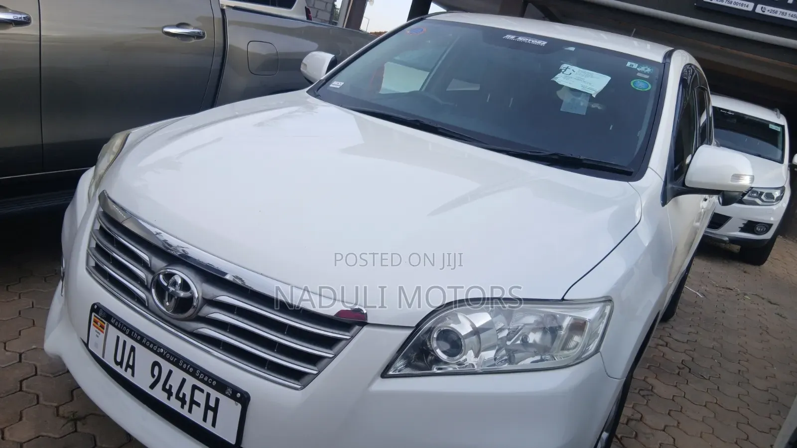 Toyota Vanguard 2012 White