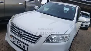 Toyota Vanguard 2012 White