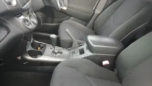 Toyota Vanguard 2012 White