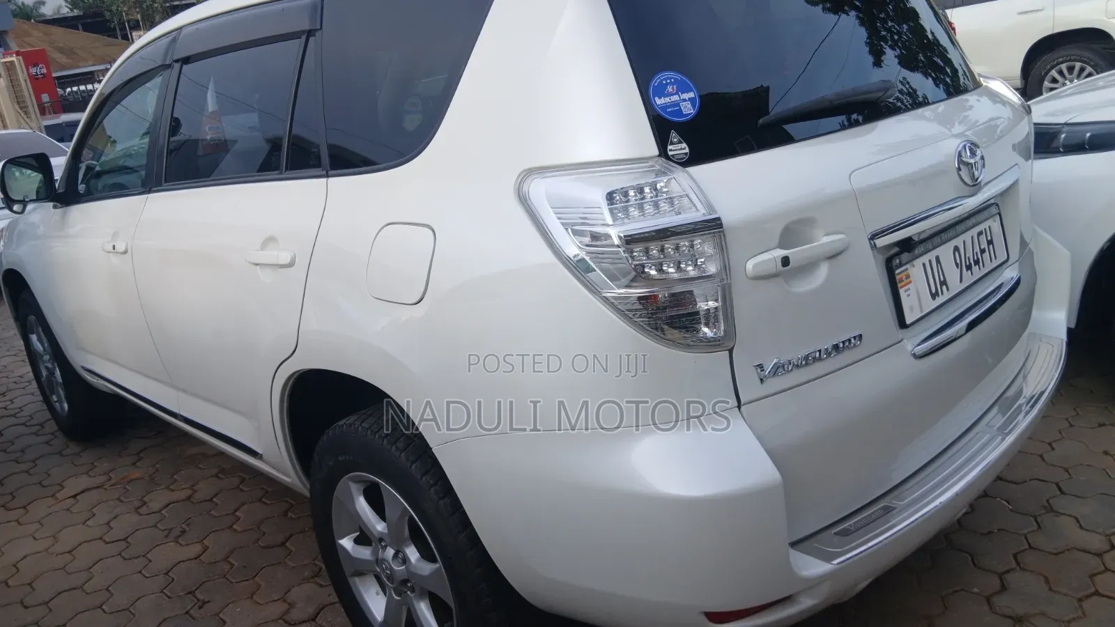 Toyota Vanguard 2012 White