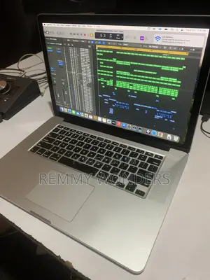 Laptop Apple MacBook Pro 2015 16GB Intel Core i7 SSD 512GB