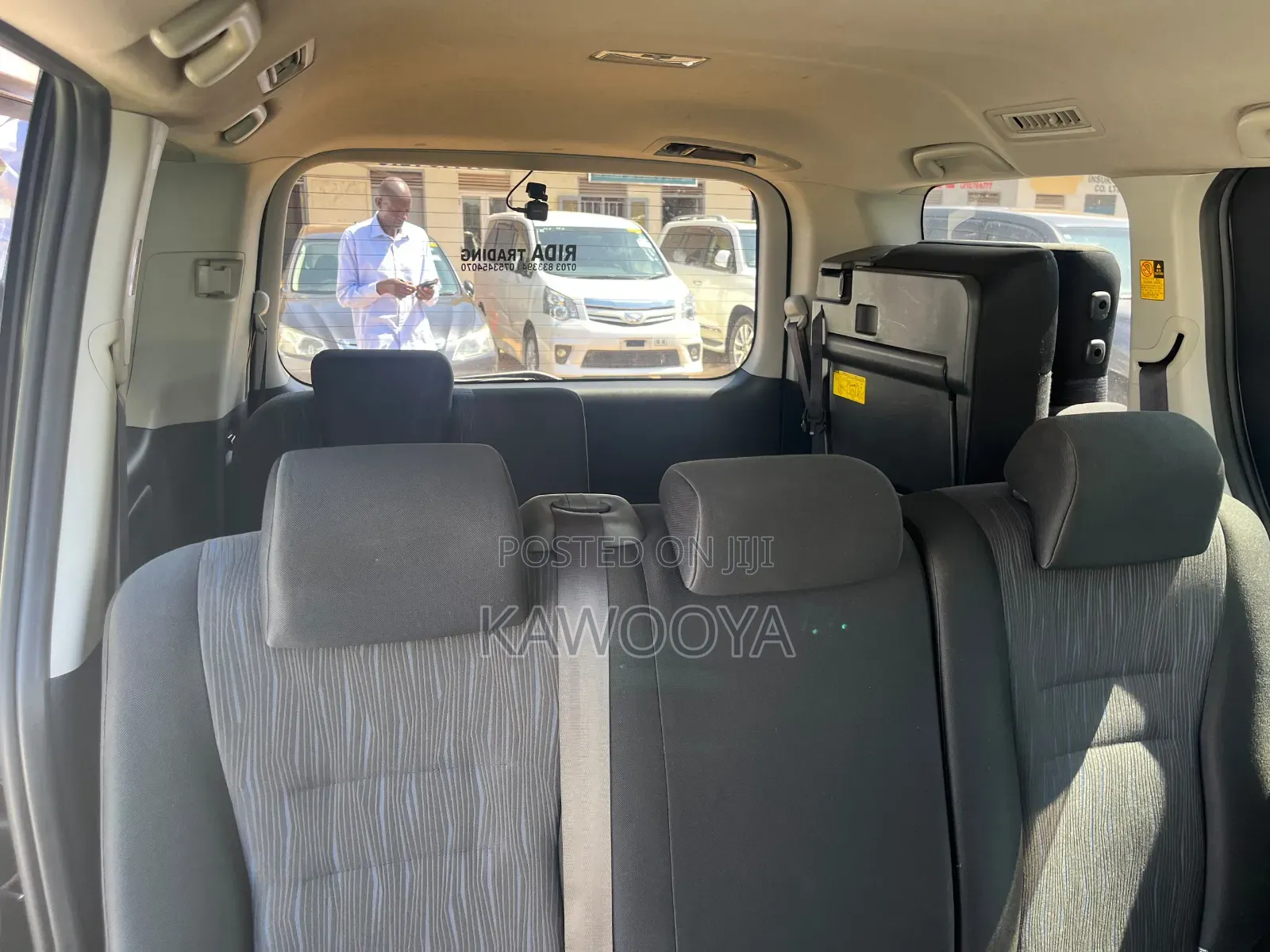 Toyota Noah 2.0 158hp AWD (7 Seater) 2013 White