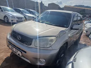 Toyota RAV4 2002 Gold