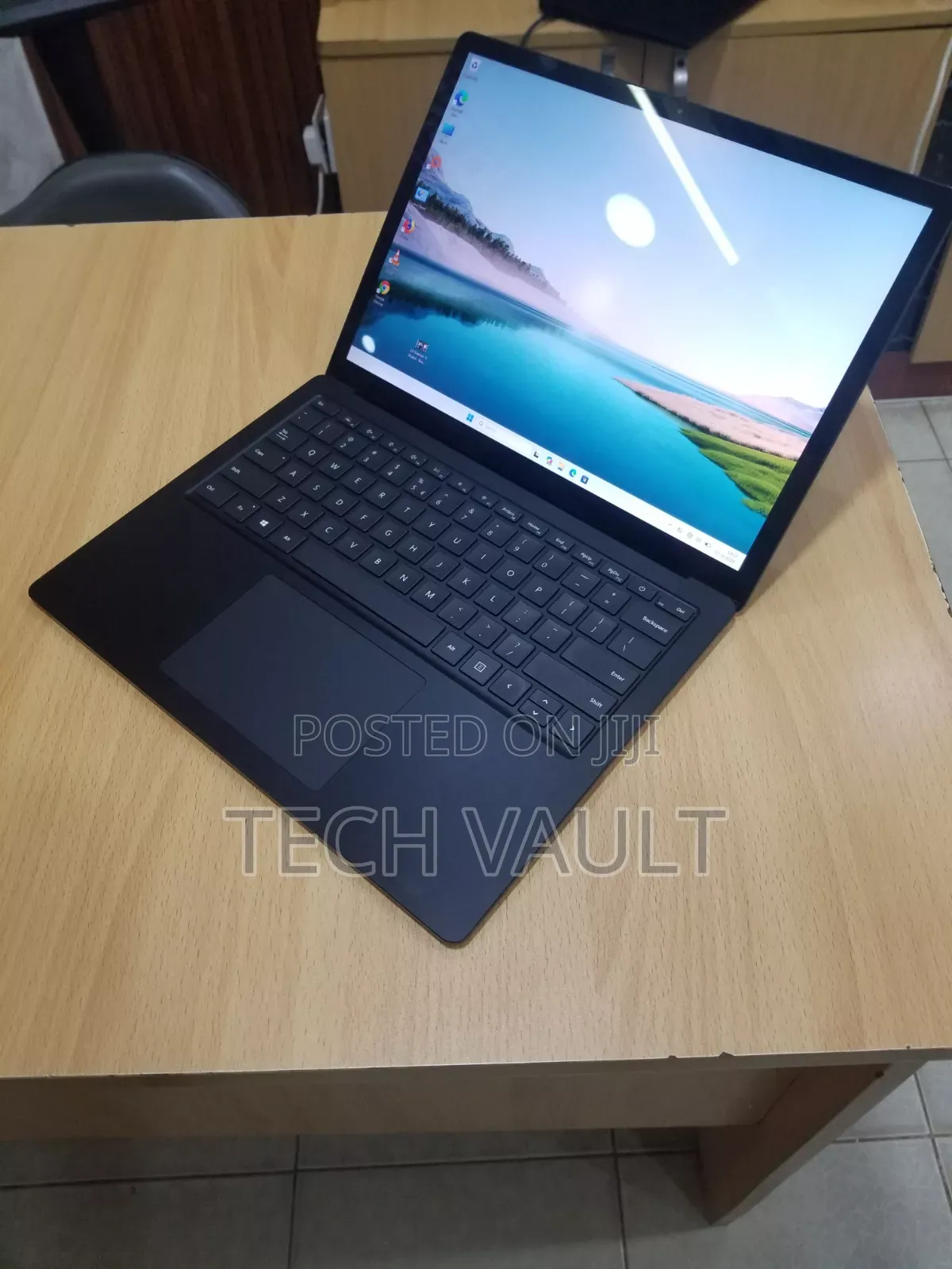 New Laptop Microsoft Surface Laptop 4 16GB Intel Core i7 SSD 512GB