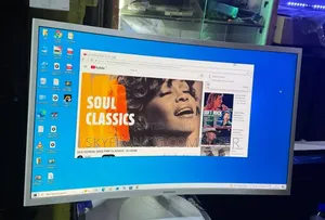 Samsung Monitor Inches 32 Carved White Color