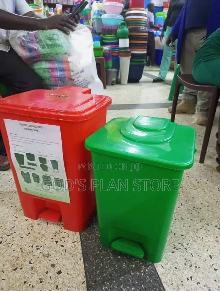 2pcs 30litres Plastic Dust Bin Plastic Dust Bin (Red Green)