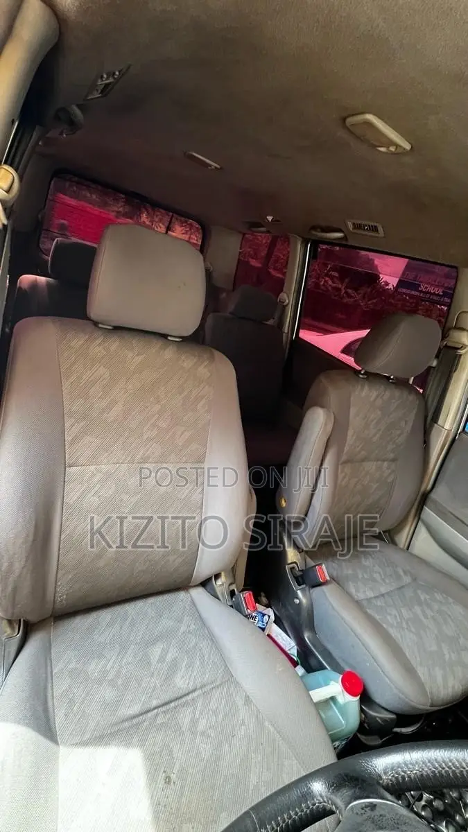 Toyota Noah 2.0 AWD (8 Seater) 2002 Silver