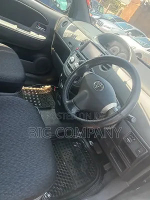 Toyota Sienta 1.5 AWD 2012 Silver