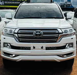 Toyota Land Cruiser 4.6 V8 ZX 2018 White