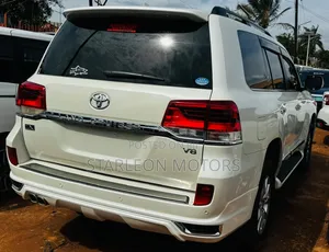 Toyota Land Cruiser 4.6 V8 ZX 2018 White