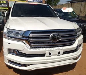 Toyota Land Cruiser 4.6 V8 ZX 2018 White