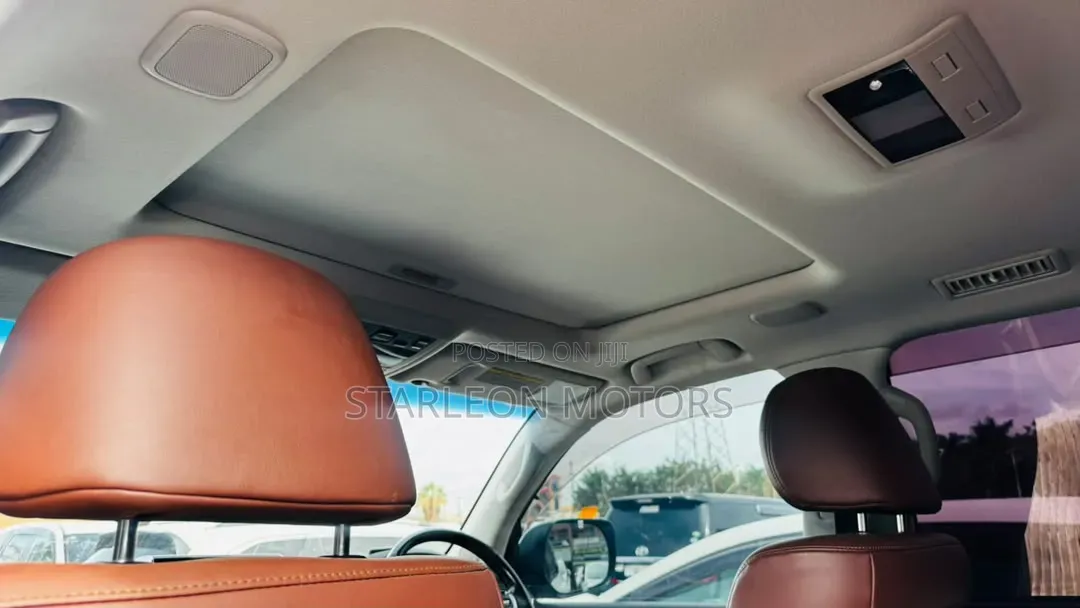 Toyota Land Cruiser 4.6 V8 ZX 2018 White