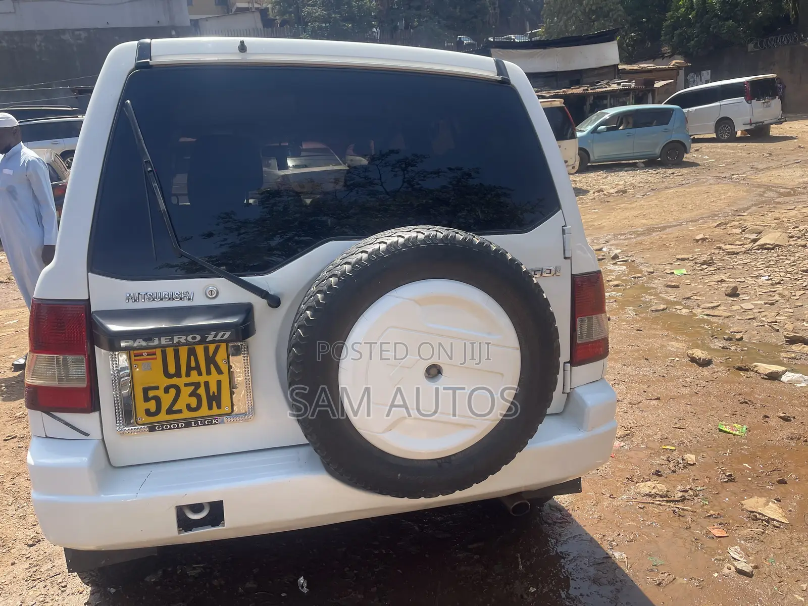 Mitsubishi Pajero IO 2000 White