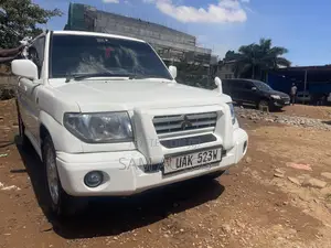Mitsubishi Pajero IO 2000 White