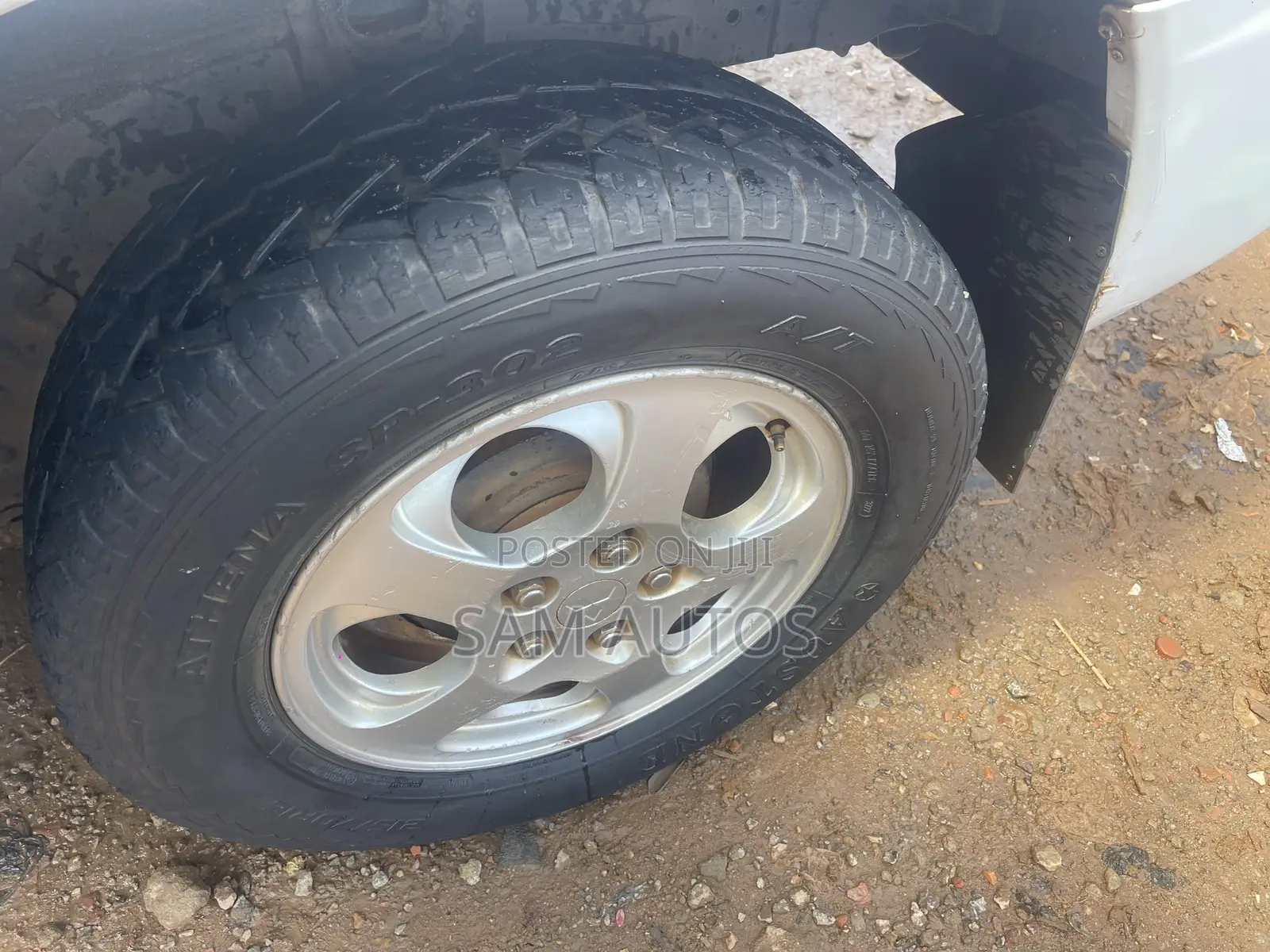 Mitsubishi Pajero IO 2000 White