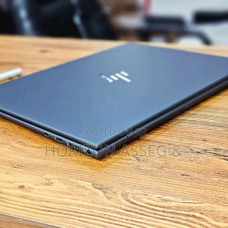 New Laptop HP Elite Dragonfly G3 8GB Intel Core i7 SSD 256GB