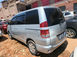 Toyota Noah 2.0 FWD (8 Seater) 2003 Silver