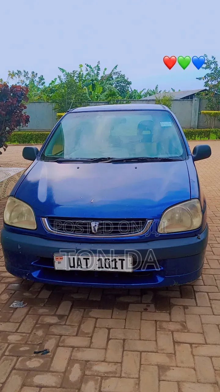 Toyota Raum 2002 Blue