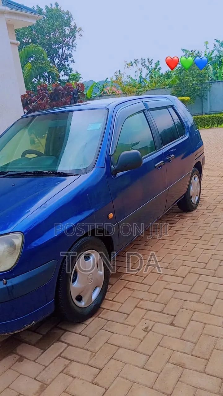 Toyota Raum 2002 Blue