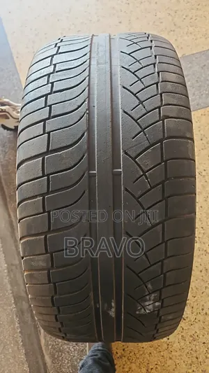 285/35r22 Michelin Tire One Piece in Good Condition
