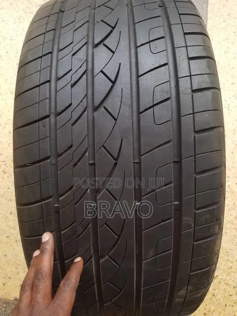 285/35r22 Michelin Tire One Piece in Good Condition