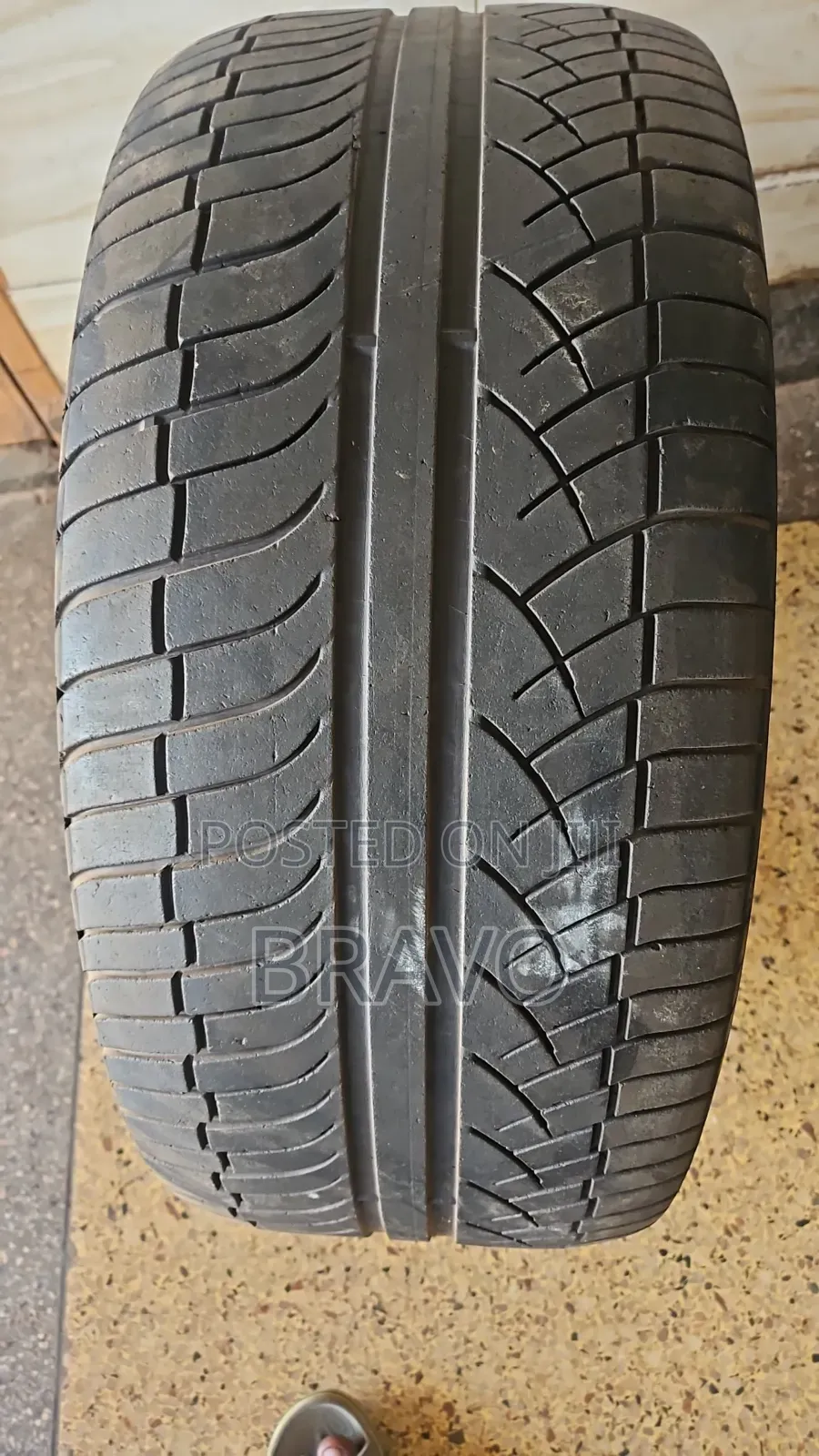 285/35r22 Michelin Tire One Piece in Good Condition