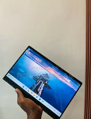 New Laptop HP Elite Dragonfly G3 8GB Intel Core i5 SSD 256GB