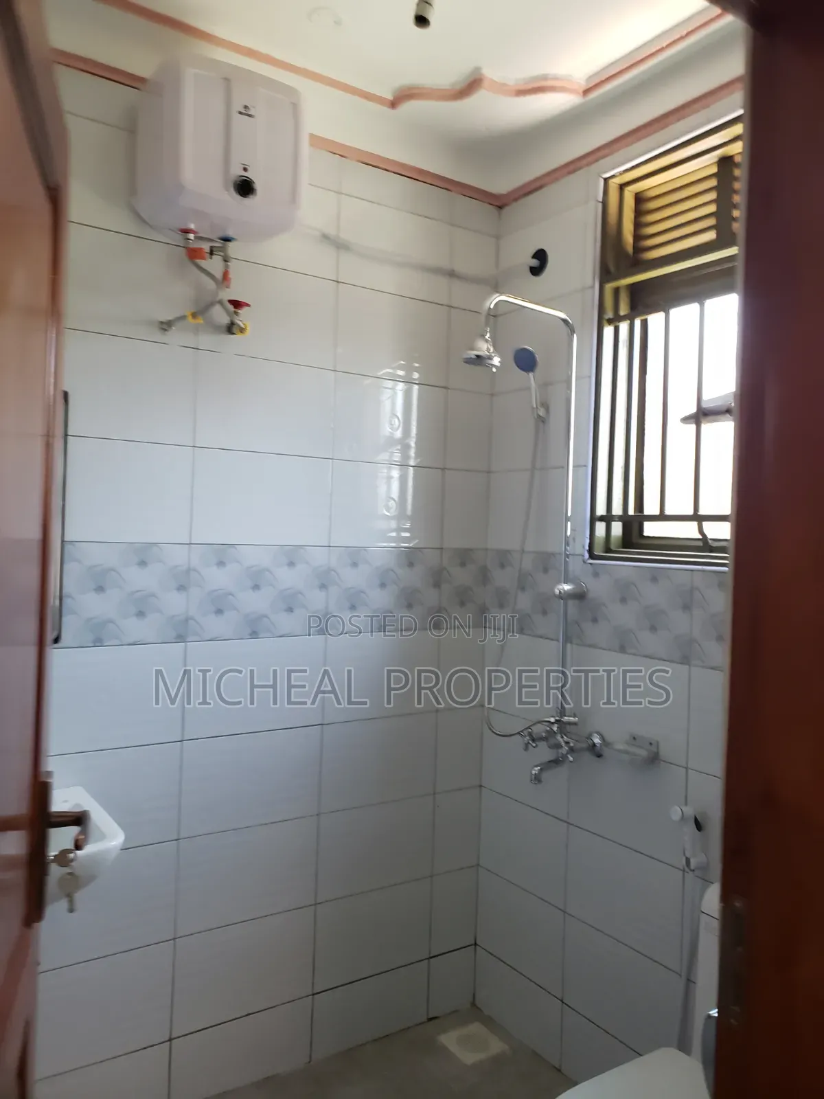 2bdrm Apartment in Kitetika Gayaza Rd, Kawempe for rent