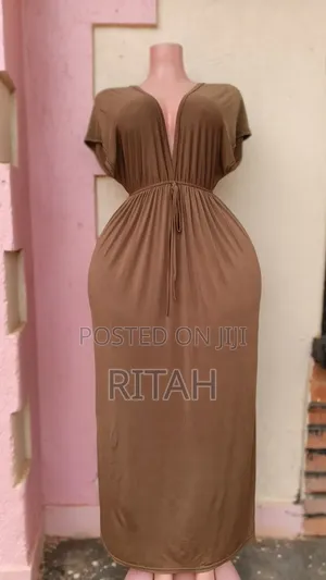 Elegant Brown/Tan Maxi Dress With a Flattering, Feminine Silhouette.