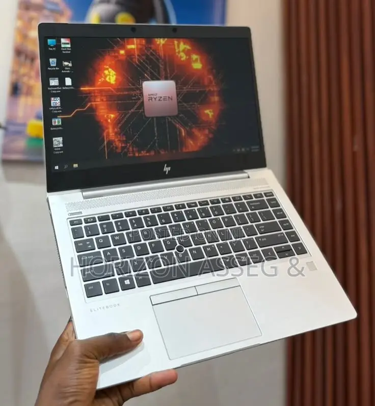 New Laptop HP EliteBook 745 G5 8GB AMD Ryzen 7 SSD 256GB