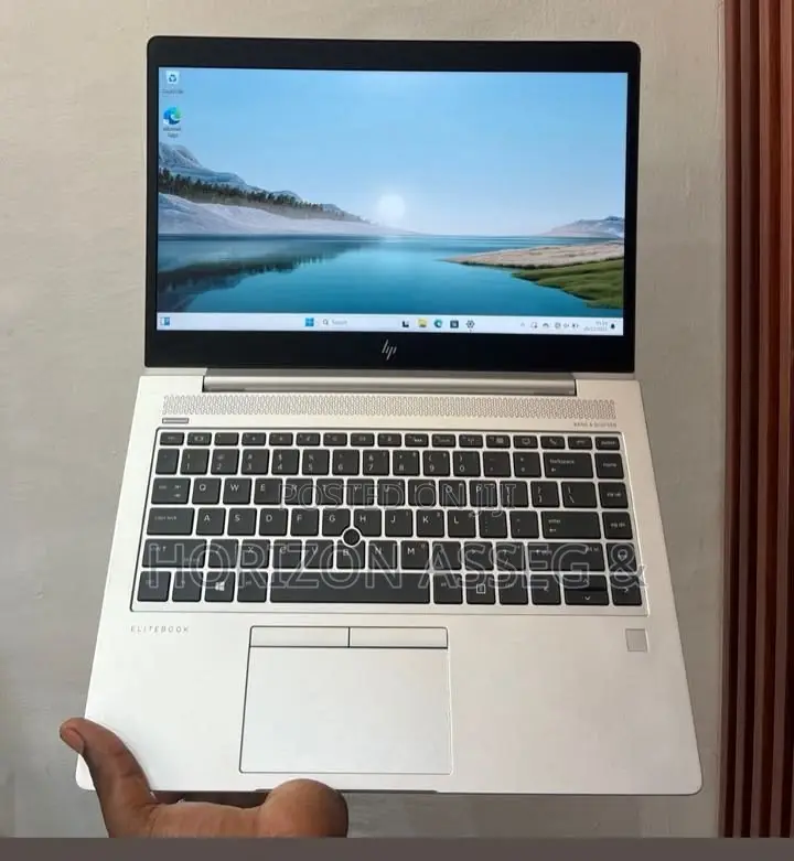 New Laptop HP EliteBook 745 G5 8GB AMD Ryzen 7 SSD 256GB