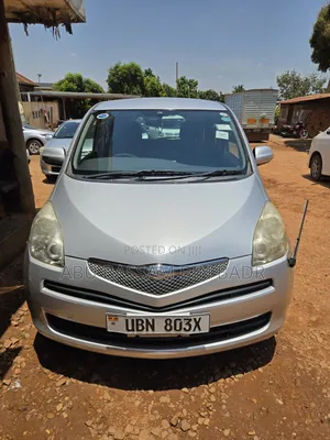 Toyota Ractis 1.5 FWD 2009 Silver