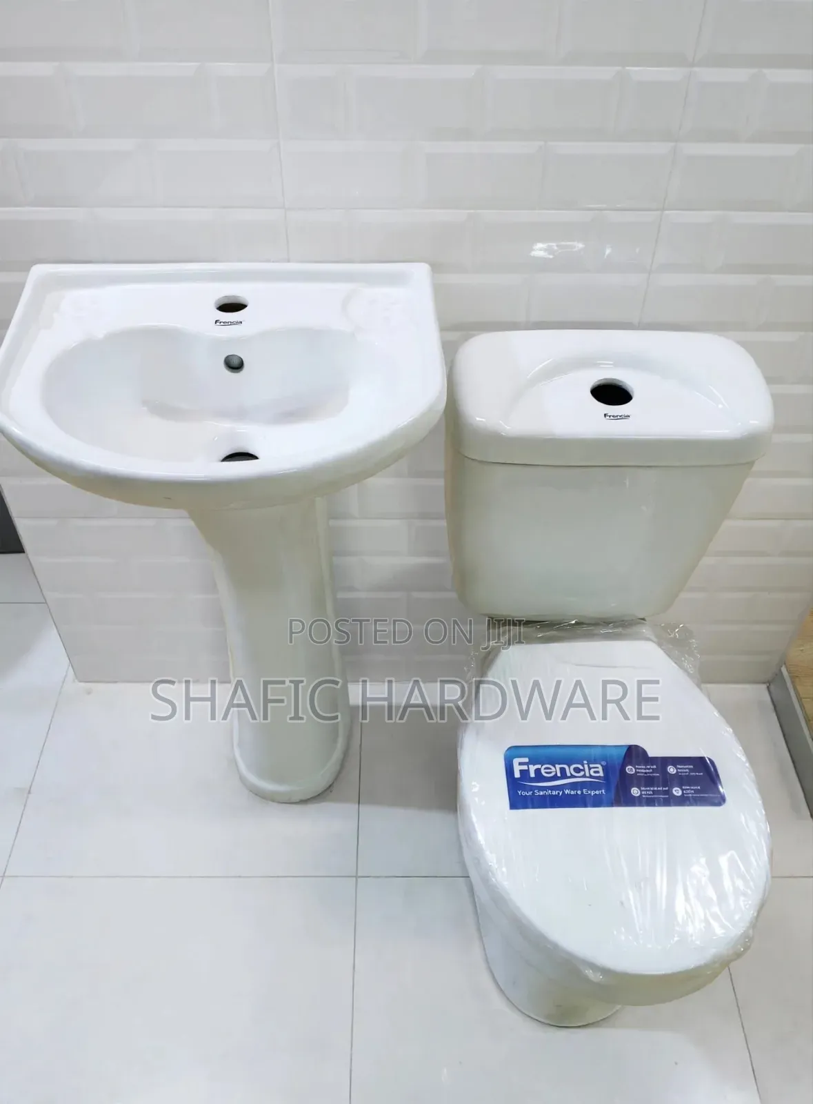 Toilet Seat With Hand Basin Medium Frencia Good Quality/All Types