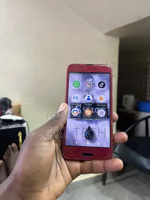 Sharp 704SH 32 GB Red