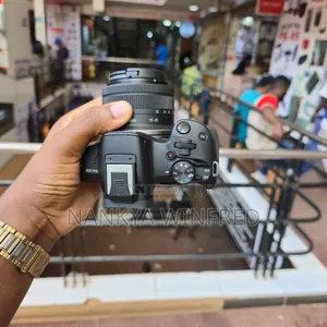 EOS R 50 Canon With 18-45mm