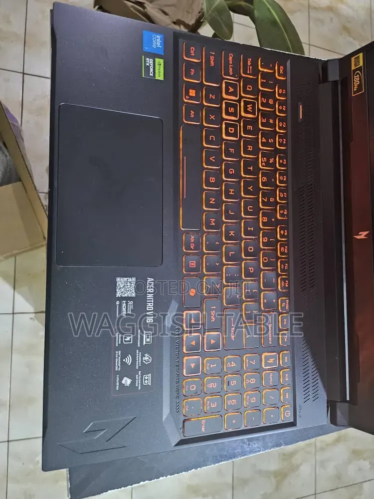 Laptop MSI Cyborg 15 16GB Intel Core Ultra 7 SSD 1T