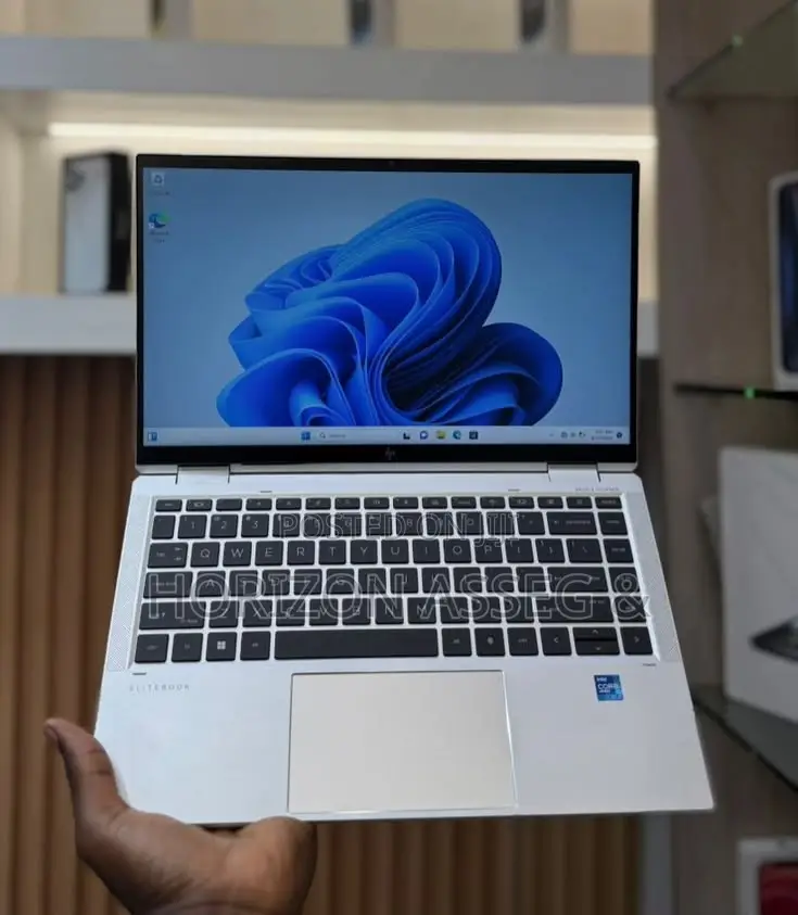 New Laptop HP EliteBook 1040 G8 8GB Intel Core i7 SSD 256GB