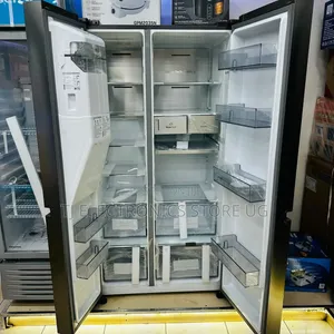 Hisense 720 Litres Fridge With Ice Dispenser
