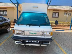 Toyota Mini Truck 1991 White