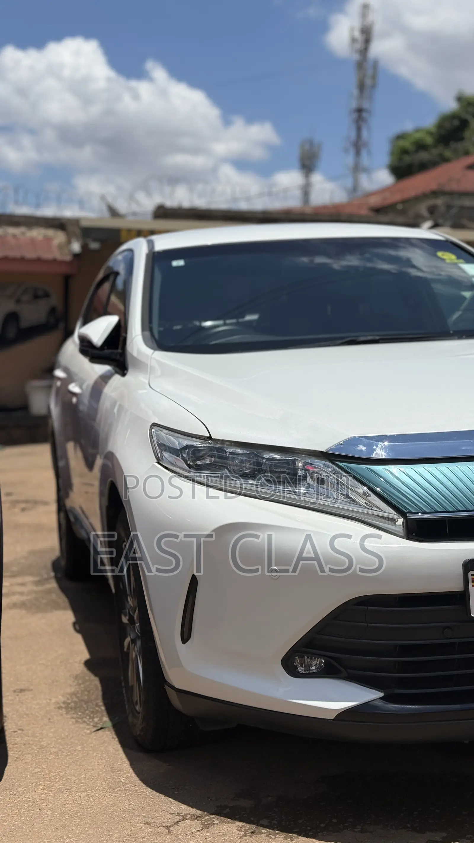 Toyota Harrier 2.0 2017 White