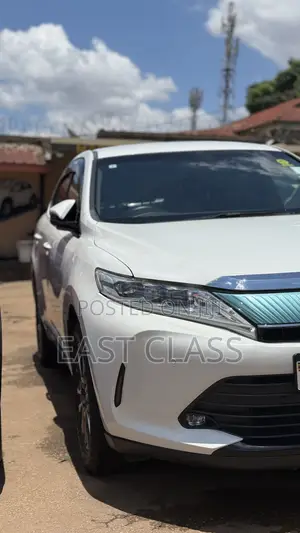 Toyota Harrier 2.0 2017 White