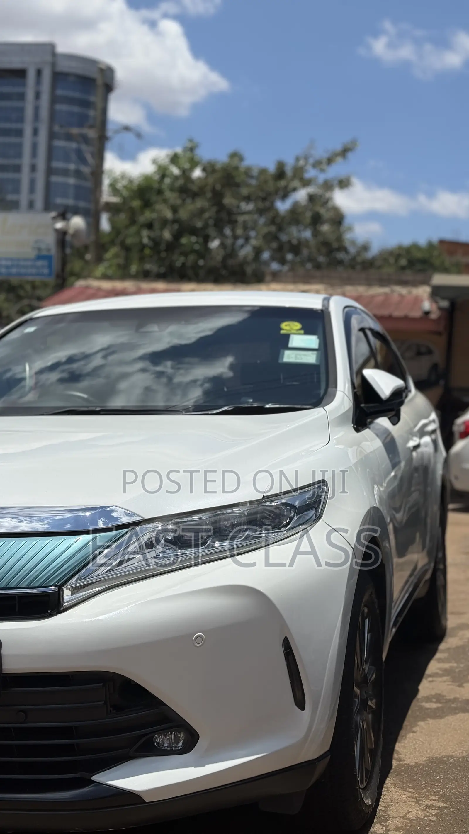Toyota Harrier 2.0 2017 White
